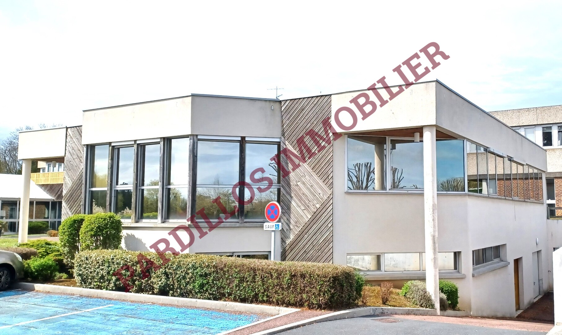 CAEN NORD - A Vendre - BUREAUX - 247mÂ² env.