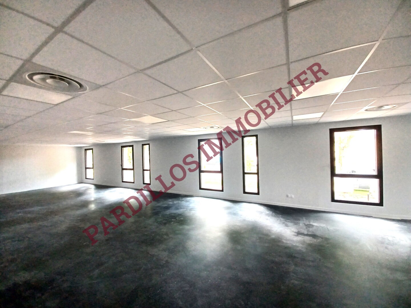 BRETTEVILLE SUR ODON - A Vendre - BUREAUX - 127 m² env