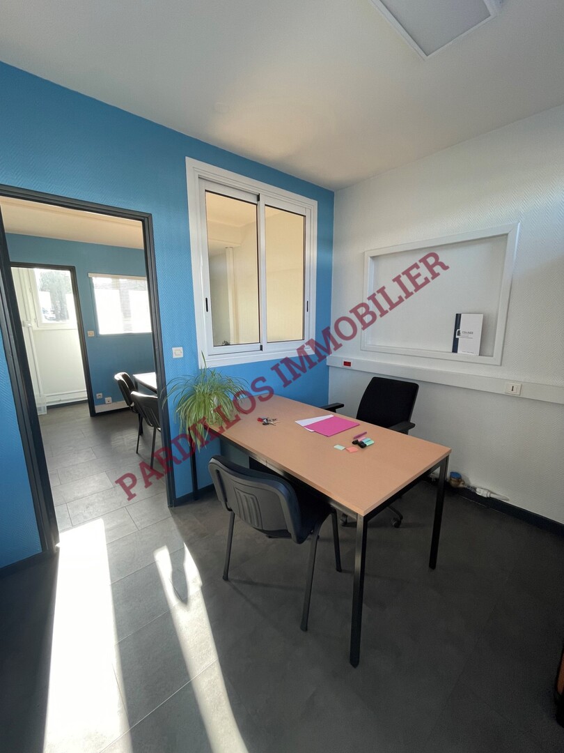 MONDEVILLE - A Louer - BUREAU MEUBLE  à partir de 11 m²